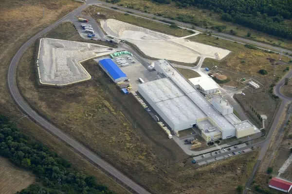 Halmajugra_gyár